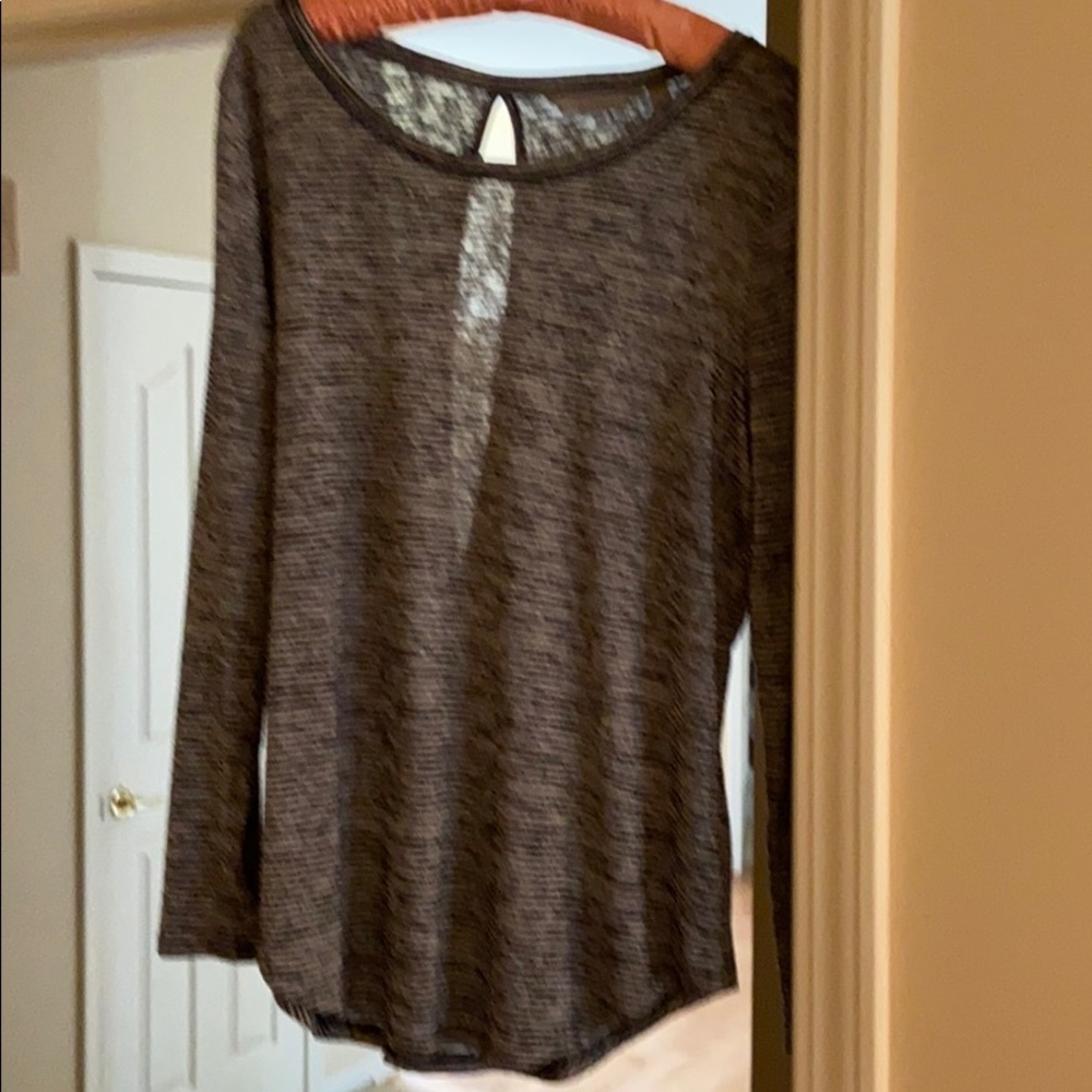 Athleta long sleeve top.  Breezy collection.